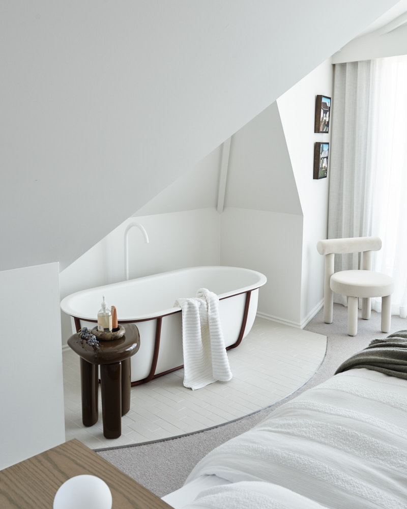 Master Ensuite Bath Right Angle | Rochele Interiors